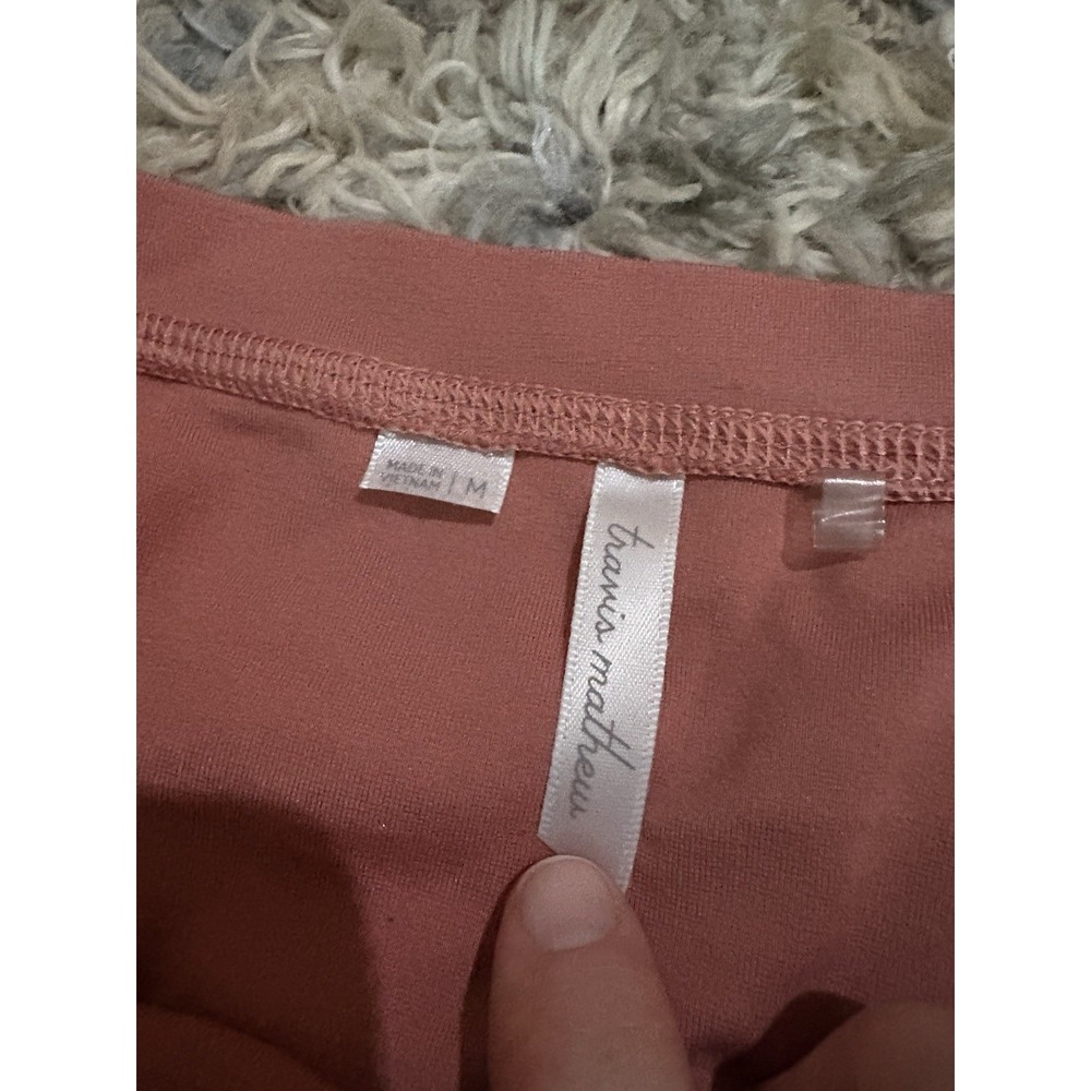 Travis Mathew Set Pink Sz M Outfit Athletic Womens Top Bottom Shorts - Picture 3 of 4